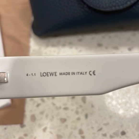 Loewe Paula Ibiza Sunglasses white and mirrored w gift bag all collateral - Picture 6 of 9